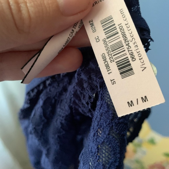 victoria’s secret bralette - Picture 3 of 3